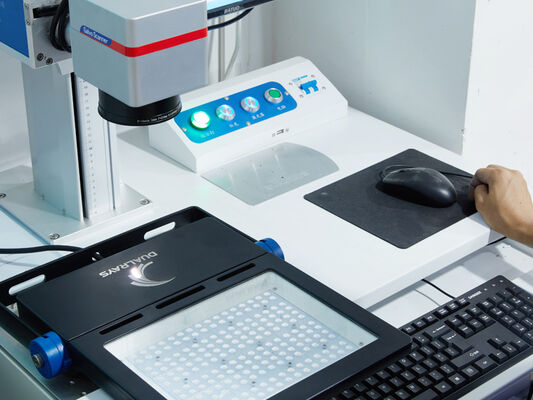 D4 LED Nem geçirmez lamba 160 LPW DIP Gücü / 3CCT / 3 Faz Değişimi 1SKU = 12SKU'ya kadar birçok uygulama için ideal bir çözümdür.