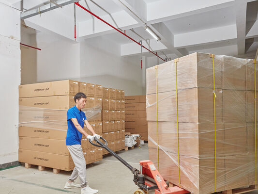 D4 LED Nem geçirmez lamba 160 LPW DIP Gücü / 3CCT / 3 Faz Değişimi 1SKU = 12SKU'ya kadar birçok uygulama için ideal bir çözümdür.